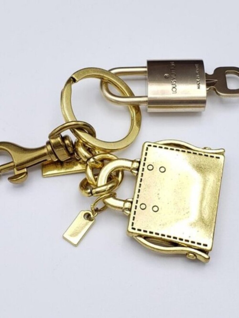 LV Gold Padlock Authentic 🔑 Luxury Bag Charm w/ Unbranded Golden Bag Keychain - Picture 9 of 12